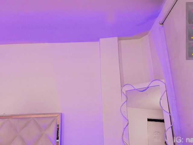  Naomy-tay1 chat room