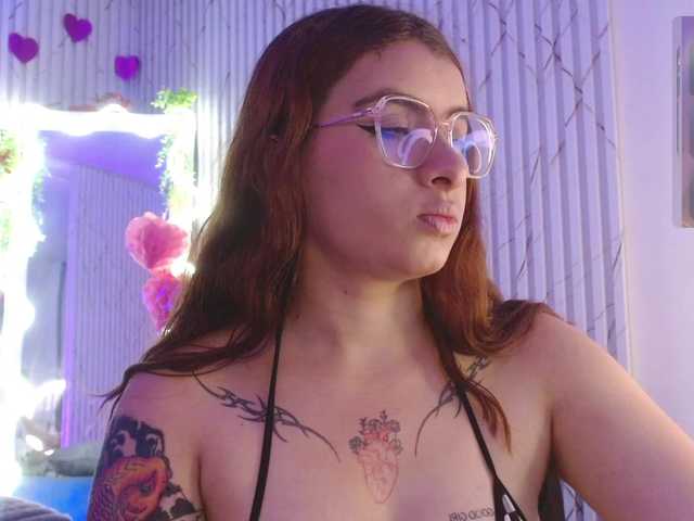 Naomy-tay1's BongaCams show and profile