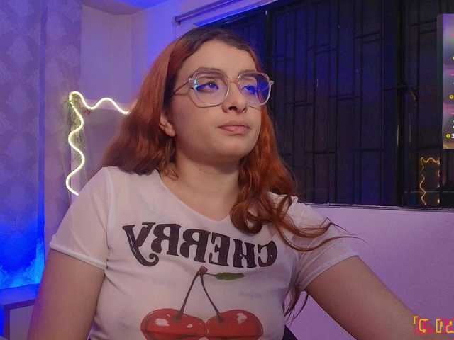 Naomy-tay1's BongaCams show and profile