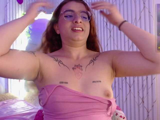 Naomy-tay1's BongaCams show and profile