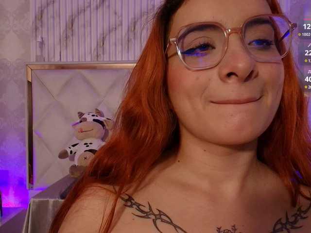 Naomy-tay1's BongaCams show and profile