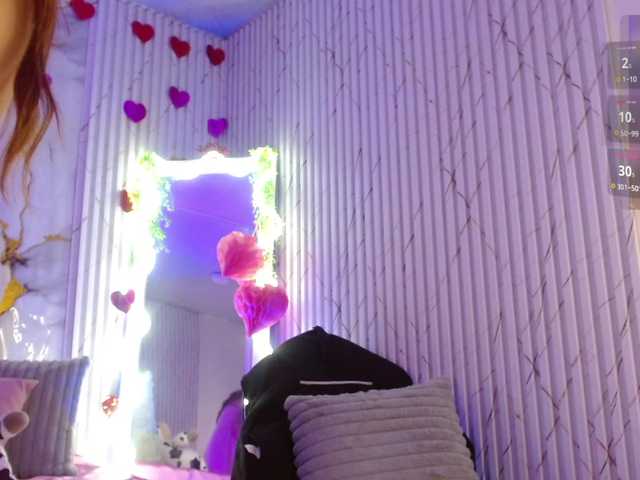 Naomy-tay1's BongaCams show and profile