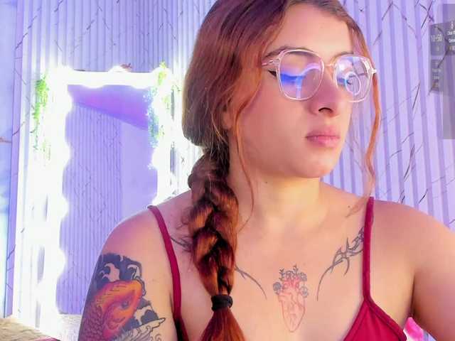 Naomy-tay1's BongaCams show and profile