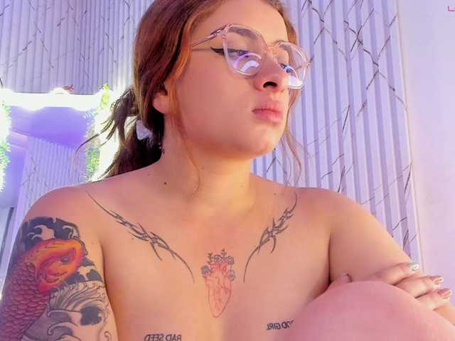 Naomy-tay1's BongaCams show and profile