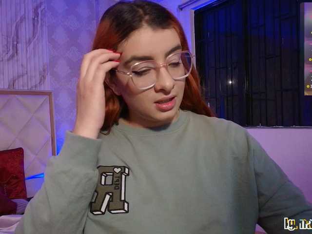 Naomy-tay1's BongaCams show and profile