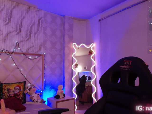 Naomy-tay1's BongaCams show and profile