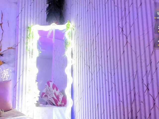 Naomy-tay1's BongaCams show and profile