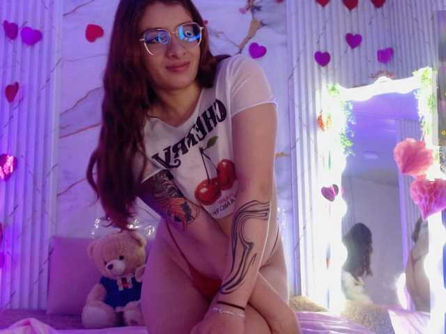 Naomy-tay1's BongaCams show and profile