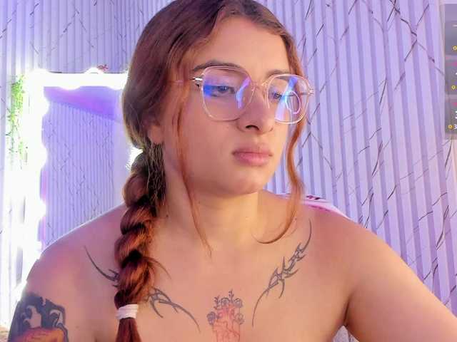 Naomy-tay1's BongaCams show and profile