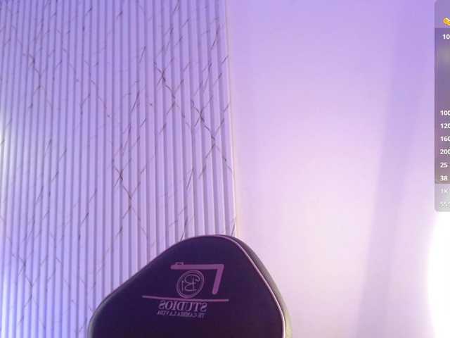 Naomy-tay1's BongaCams show and profile