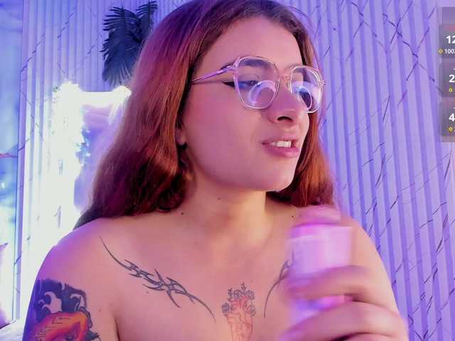 Naomy-tay1's BongaCams show and profile