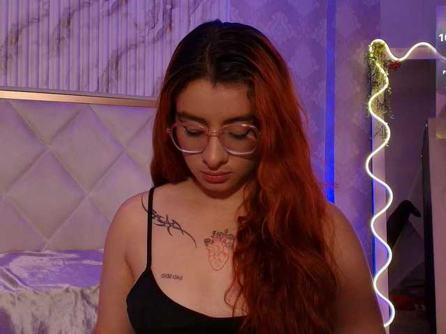 Naomy-tay1's BongaCams show and profile