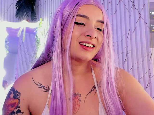 Naomy-tay1's BongaCams show and profile