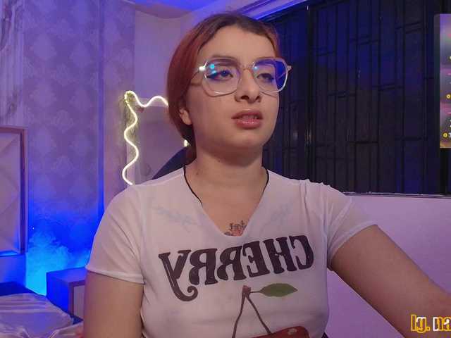 Naomy-tay1's BongaCams show and profile