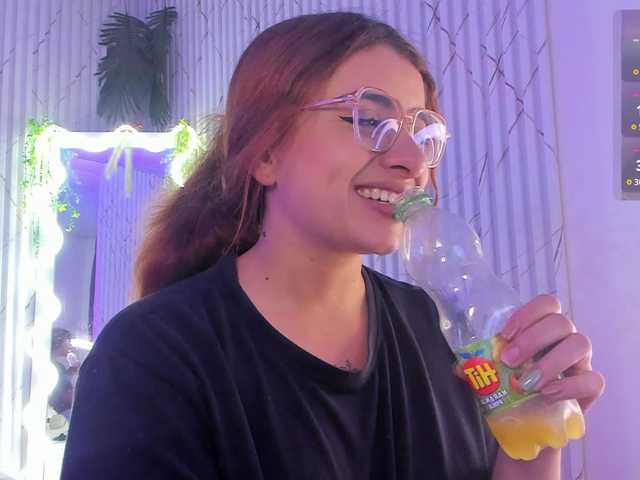 Naomy-tay1's BongaCams show and profile