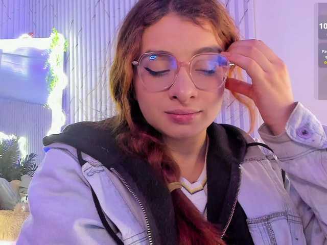 Naomy-tay1's BongaCams show and profile