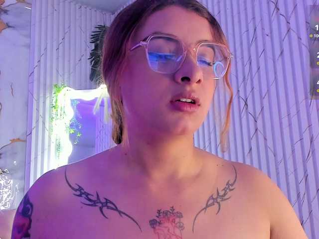 Naomy-tay1's BongaCams show and profile