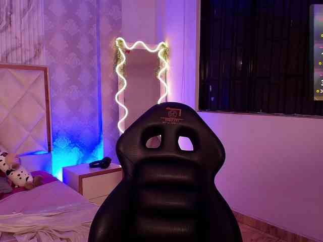 Naomy-tay1 Naomy-tay1