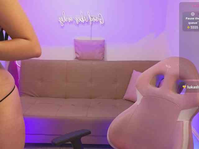 Naomy-tay1 webcam