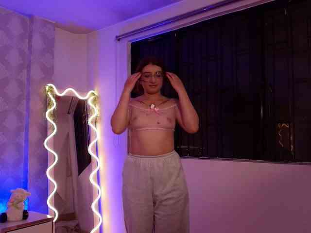 Naomy-tay1 Naomy-tay1