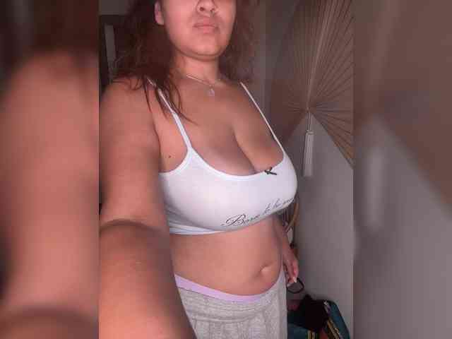CherryRedDom webcam