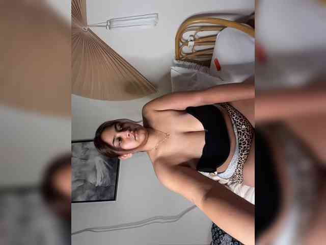 CherryRedDom webcam