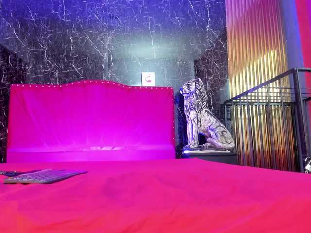 Nicole1Sweet's BongaCams show and profile