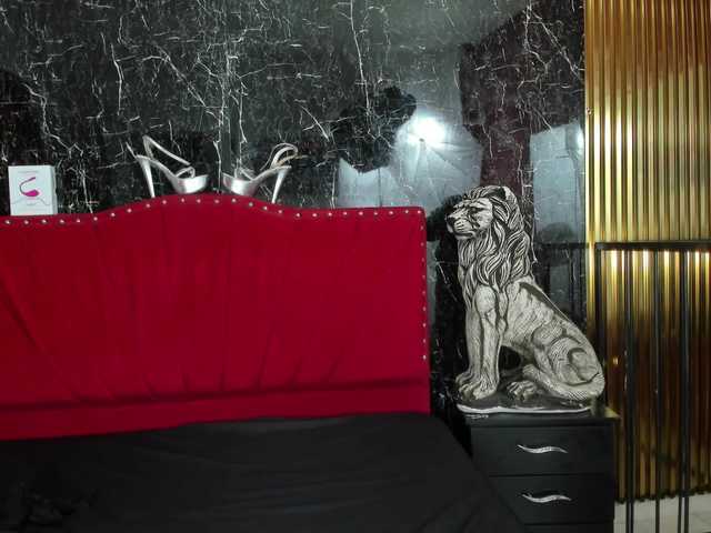 Nicole1Sweet's BongaCams show and profile