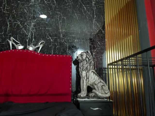 Nicole1Sweet's BongaCams show and profile