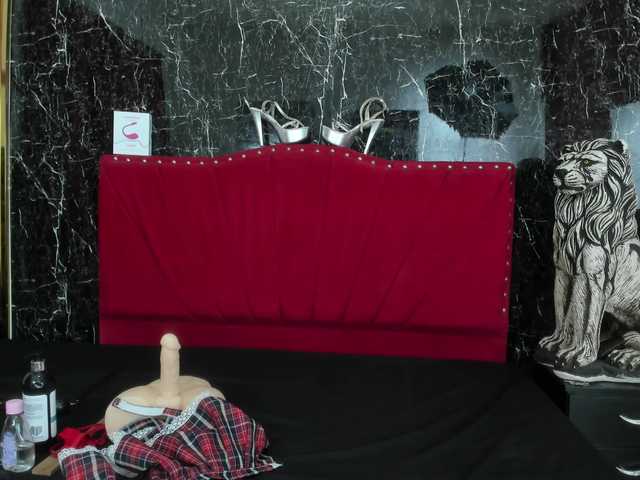 Nicole1Sweet's BongaCams show and profile