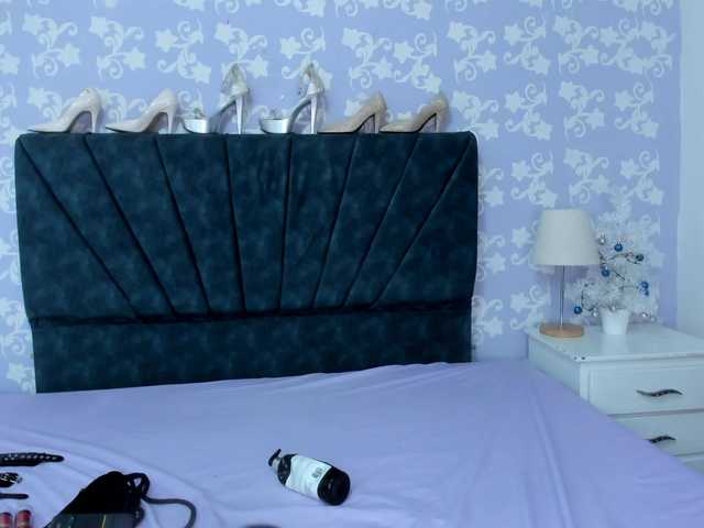 Nicole1Sweet's BongaCams show and profile