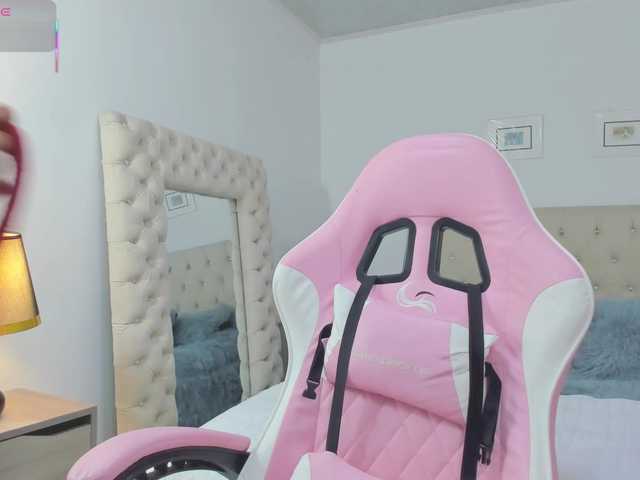 Sarahfox's BongaCams show and profile