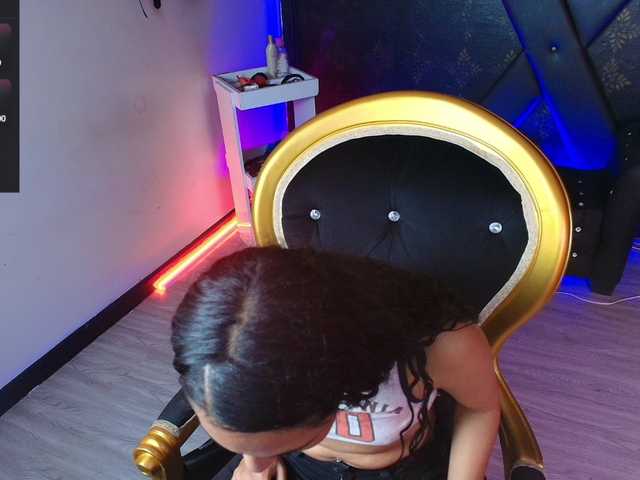 Sweettpleasure's BongaCams show and profile