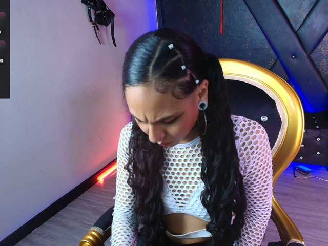 Sweettpleasure webcam bongacams model stream image