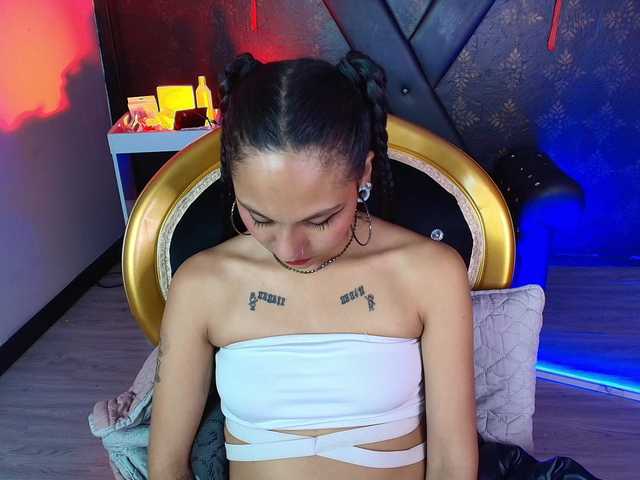 Sweettpleasure's BongaCams show and profile