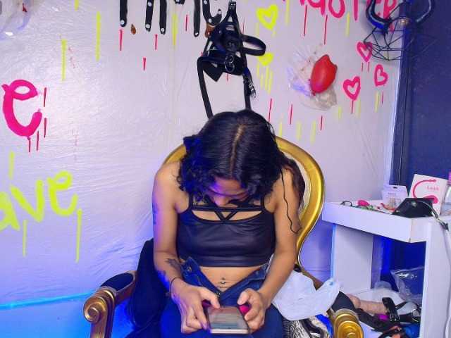 Sweettpleasure webcam bongacams model stream image