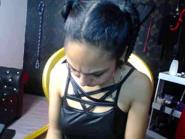 Sweettpleasure webcam