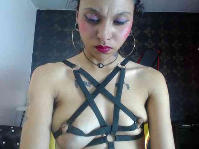 Sweettpleasure webcam