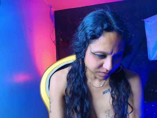 Sweettpleasure webcam