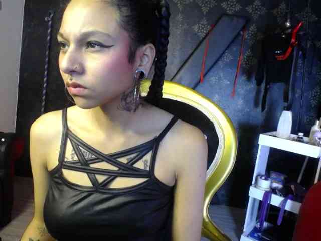 Sweettpleasure webcam