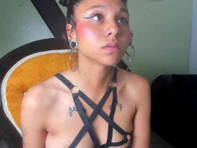 Sweettpleasure webcam