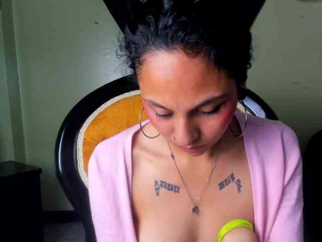 Sweettpleasure webcam