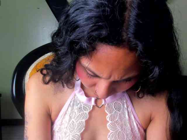 Sweettpleasure webcam