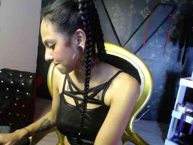 Sweettpleasure webcam