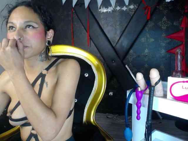 Sweettpleasure webcam