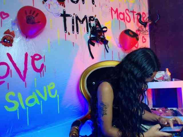 Sweettpleasure webcam