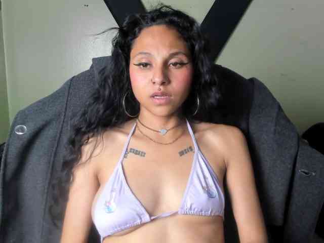 Sweettpleasure webcam