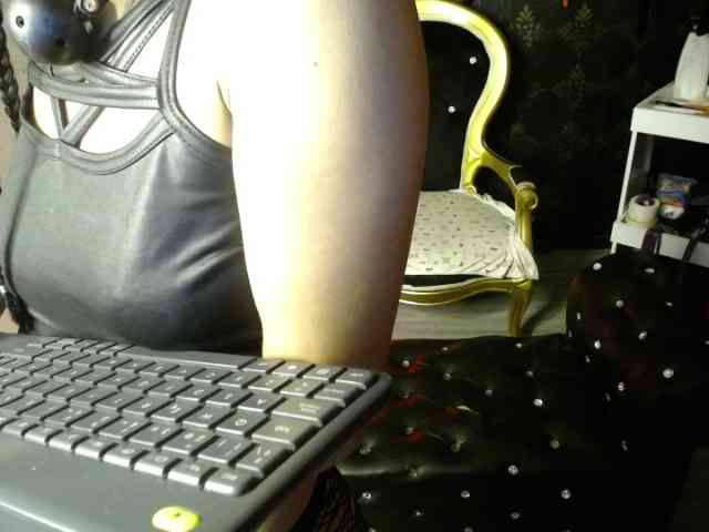 Sweettpleasure webcam