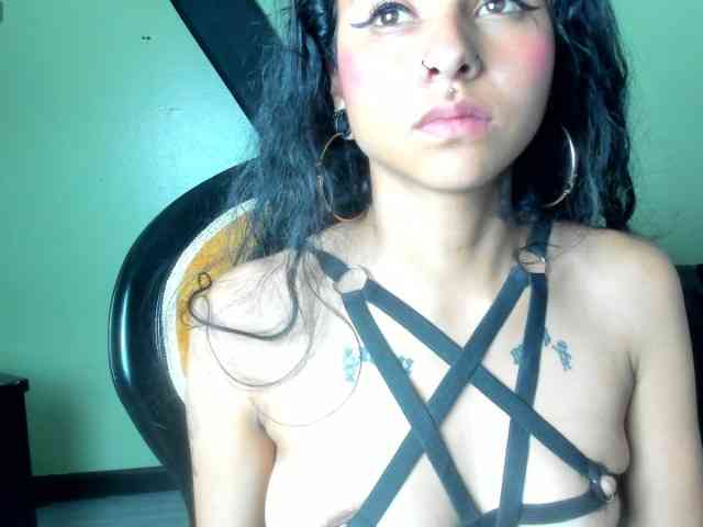 Sweettpleasure webcam