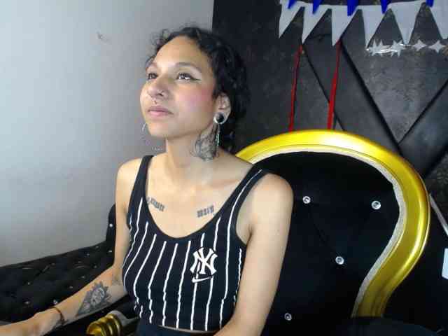 Sweettpleasure webcam